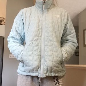 Woman’s north face jacket light blue